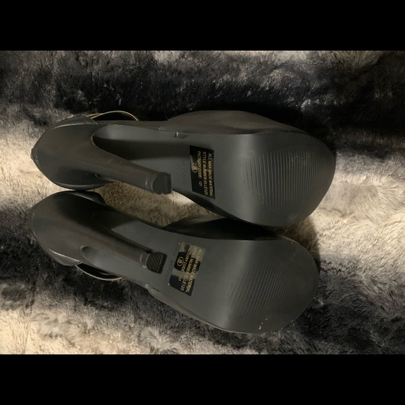 Heels. - Picture 4 of 4